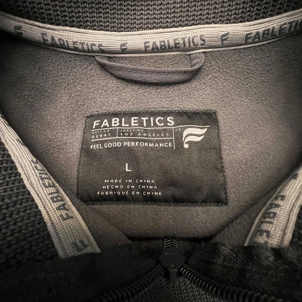 Women’s Large Fabletics Pace Knit Jacket
In Charcoal - Picture 4 of 9